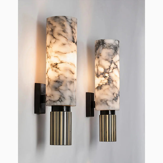 Elegante Marmor-Wandleuchte mit Kupferdetails – Aurevia