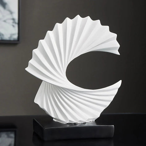 Lunaro Halbmond Skulptur – Dekoration für Zuhause und Büro