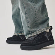 Sneakers mit Schnürung, runder Zehenpartie und Profilsohle – Varesto