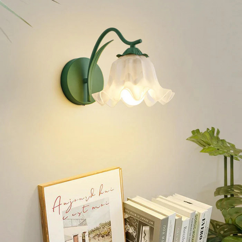 Floréa Wandleuchte – Verspieltes Lichtobjekt im klassischen Stil