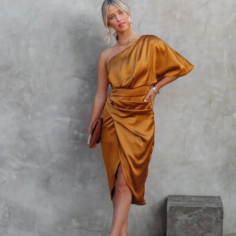 Velmira Kleid – Damen One-Shoulder Kleid mit Schlitz und Wickeloptik aus Polyester