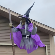 Fliegende Hexen-Dekoration mit LED und Sound – Hexara