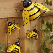 Dekorative Hummel-Ornamente für Garten und Wohnbereiche
