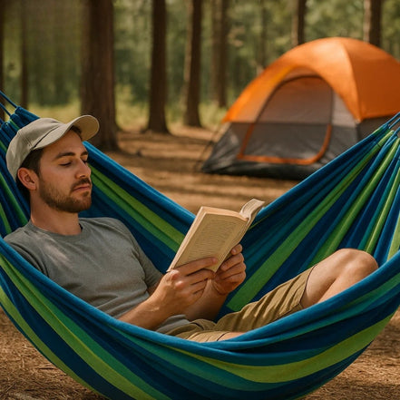 Hängematte mit Klapprahmen und Streifenmuster