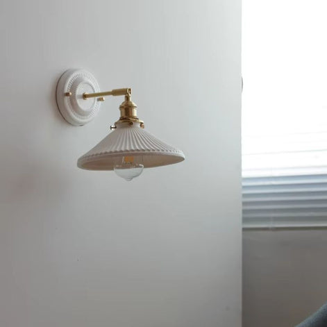Velmora LED Wandleuchte mit dekorativem Wanddesign