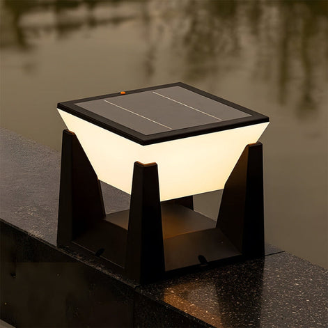 Solarbetriebene LED-Gartenleuchte mit kubischem Design für den Außenbereich