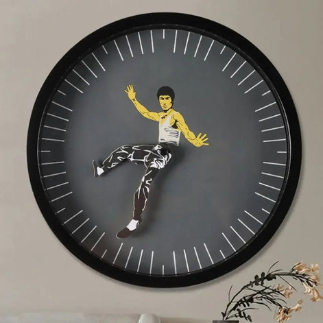 ZenStrike Wanduhr – Rundes Design mit Kampfkunst-Motiv