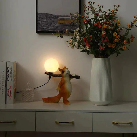SquirrelGlow Mini-Tischlampe – Dekorative LED-Nachttischlampe in Tierform