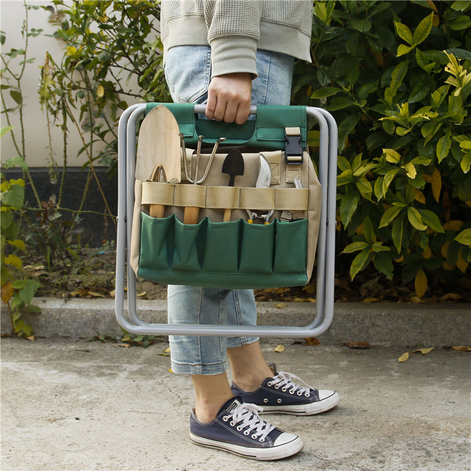 Faltbarer Gartenhocker mit Werkzeugtasche für komfortables Arbeiten im Freien