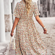 Lunaria Damenkleid mit V-Ausschnitt und Blumenprint