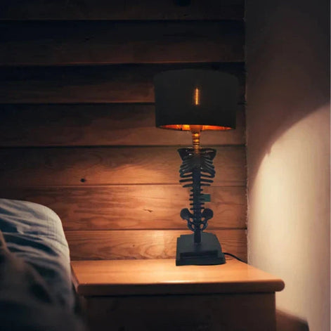 Skelevia Tischleuchte mit Skelettdesign – LED Lampe für dekorative Innenbeleuchtung