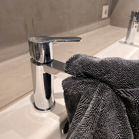 AquaCloth – Wiederverwendbares Mikrofasertuch zum Trocknen und Reinigen