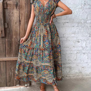 Florvella Maxikleid mit Paisley Muster und V-Ausschnitt in lockerer Passform