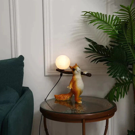 SquirrelGlow Mini-Tischlampe – Dekorative LED-Nachttischlampe in Tierform