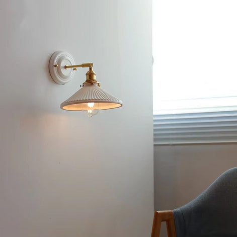 Velmora LED Wandleuchte mit dekorativem Wanddesign