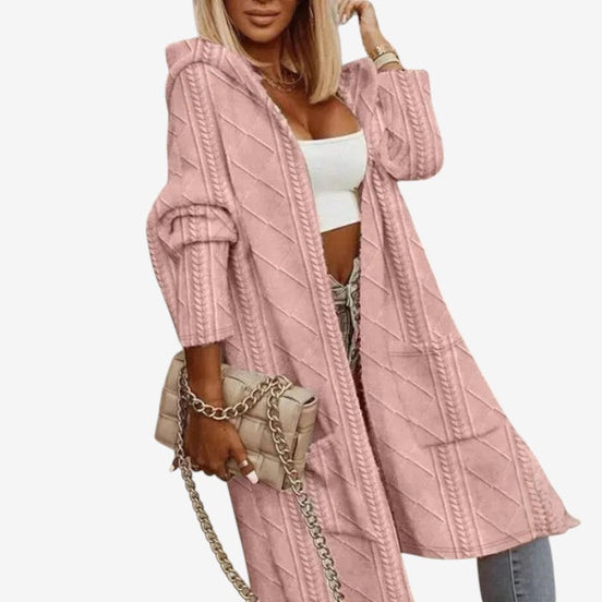 Damen Strickjacke mit Kapuze, Zopfmuster und offenen Taschen – Noravelle