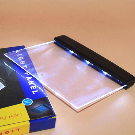 Lumirex LED Leselampe mit flexiblem Arm und kompakter Form
