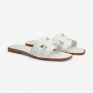 Lunessa Damen Sandalen mit Flacher Sohle und Rutschhemmender Laufsohle