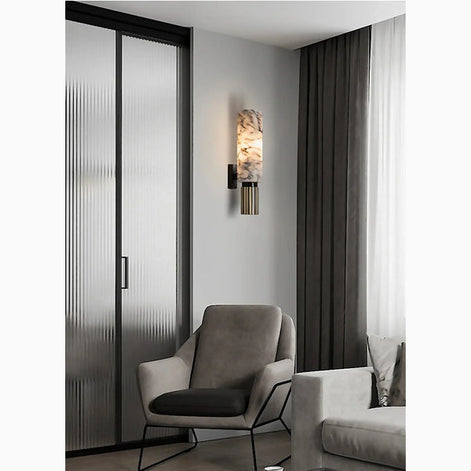 Elegante Marmor-Wandleuchte mit Kupferdetails – Aurevia