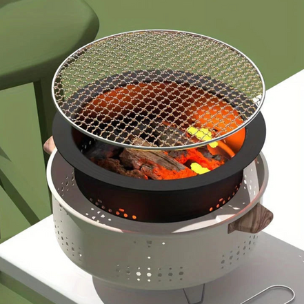 Tragbarer Holzkohlegrill mit kompakter Bauweise für den Außenbereich