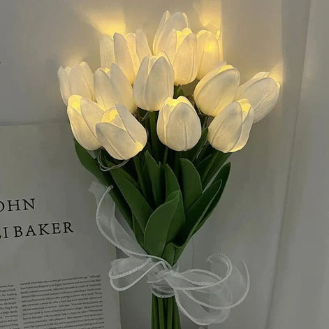 Dekorative LED-Tischlampe mit floraler Form für den Innenbereich