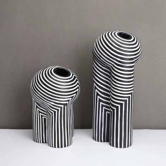 Strivaro Vase aus Resin mit Streifenmuster für Tischdekoration