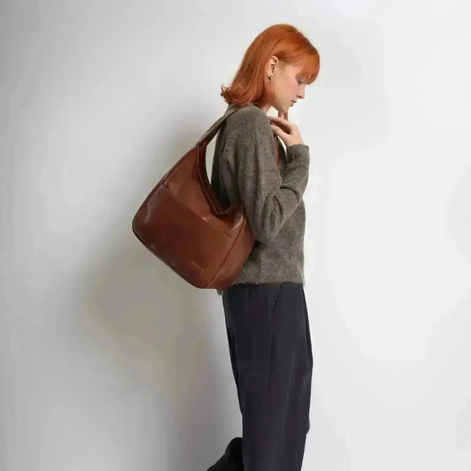 Novella Schultertasche – Umhängetasche mit mehreren Fächern und Schulterriemen