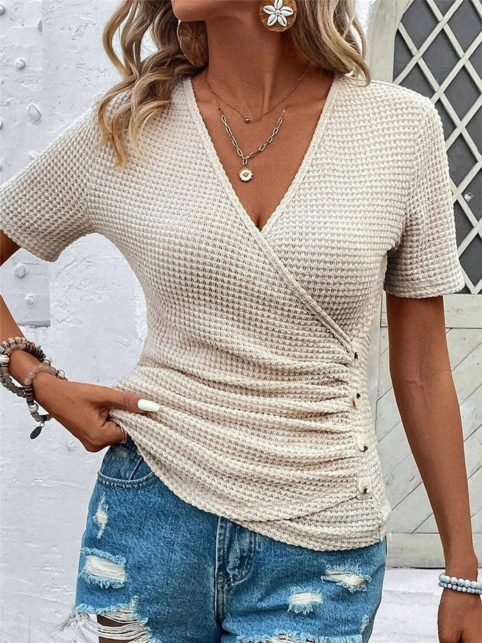 Sienvara T-Shirt mit V-Ausschnitt und Wickeloptik – Kurzarm Shirt mit Knopfdetail