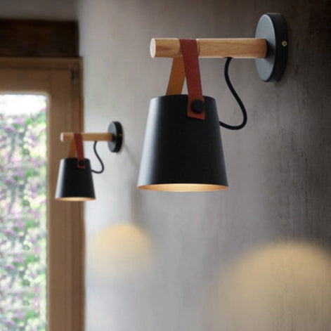 Valmera Hängende LED Wandleuchte aus Holz und Metall für Innenräume