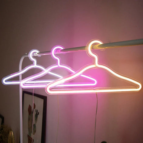 ClosetGlow LED-Kleiderbügel – Beleuchteter Bügel für bessere Übersicht
