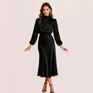 Seravelle Kleid – Damen Kleid mit Stehkragen, langen Ärmeln und Wickeloptik aus Satin