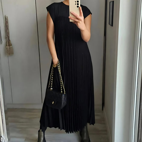 Elvara Plissiertes Damenkleid mit kurzen Ärmeln und lockerer Passform