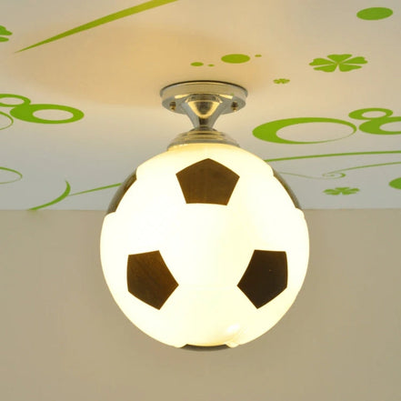 SportaGlow LED-Deckenleuchte – Deckenlampe mit Fußball- oder Basketballmotiv