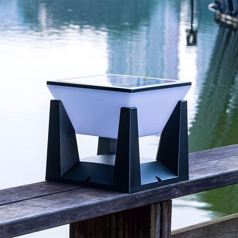 Solarbetriebene LED-Gartenleuchte mit kubischem Design für den Außenbereich