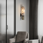 Elegante Marmor-Wandleuchte mit Kupferdetails – Aurevia