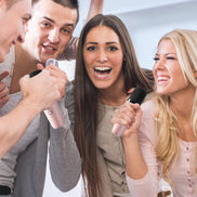 Tragbares kabelloses Karaoke-System mit zwei Mikrofonen