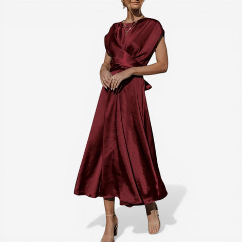 Almira Kleid – Damen ärmelloses Kleid mit Rundhals, Wickeloptik und lockerem Schnitt