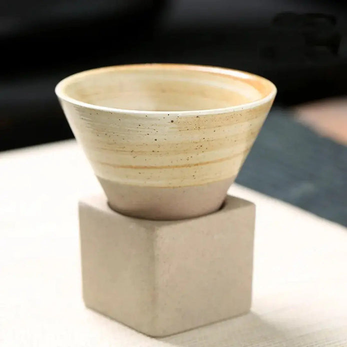 Aritō Kegelförmige Espressotasse aus Steingut – Ruhige Form für bewusste Genussmomente