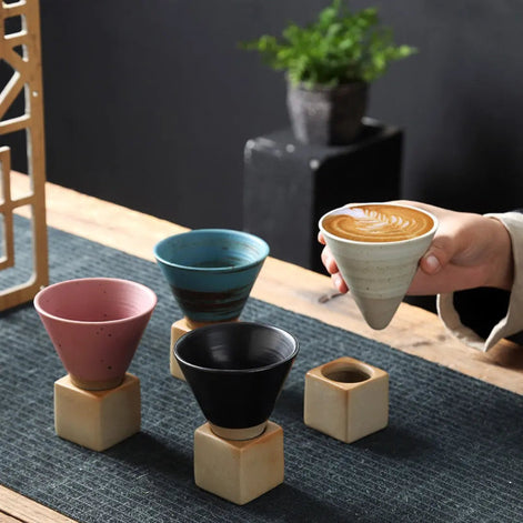 Aritō Kegelförmige Espressotasse aus Steingut – Ruhige Form für bewusste Genussmomente