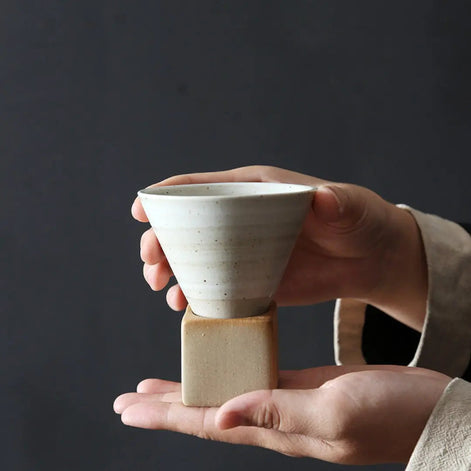 Aritō Kegelförmige Espressotasse aus Steingut – Ruhige Form für bewusste Genussmomente