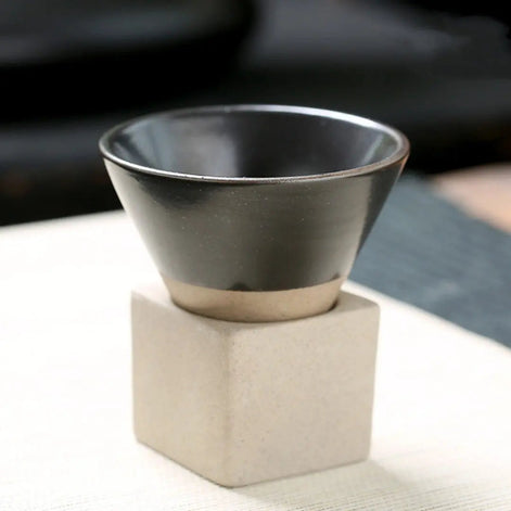Aritō Kegelförmige Espressotasse aus Steingut – Ruhige Form für bewusste Genussmomente
