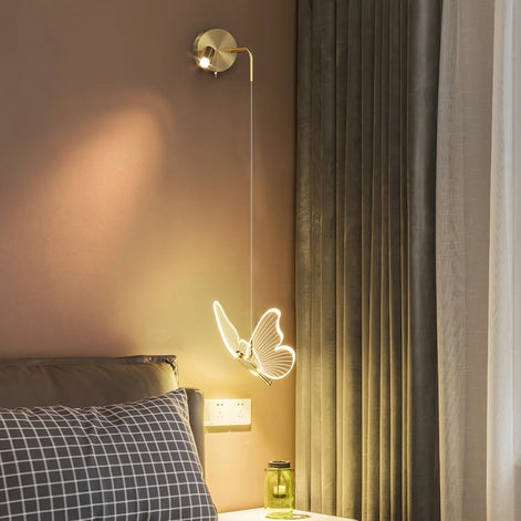 AuriFlora – Wandleuchte mit schmetterlingsförmigem Design