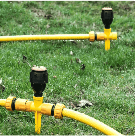 Automatischer Gartensprinkler für gleichmäßige Bewässerung