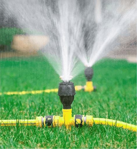 Automatischer Gartensprinkler für gleichmäßige Bewässerung