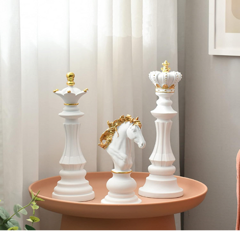 Cavello Dekorative Schachfiguren aus Kunstharz