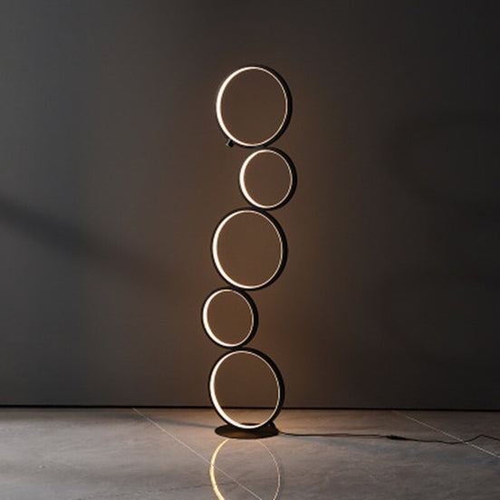 Cirvona LED-Stehleuchte mit Ringelement