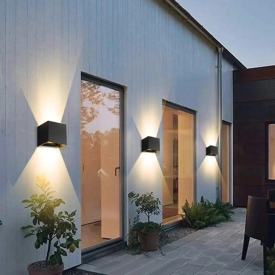 Cubora LED-Wandleuchte im Kubus-Design