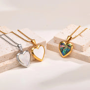Damen Halskette mit Herzanhänger und Muschel-Inlay – Marivella