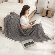 DecoDiamond Geometrische Kuscheldecke – Stilvolle Eleganz für Behagliche Nächte 2