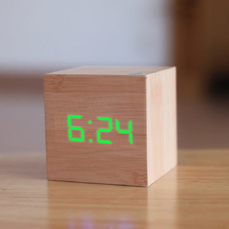 Digitaler LED-Wecker mit Anzeige
